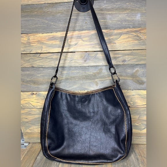 BIN048.6 Black Shoulder Bag - Picture 1 of 6